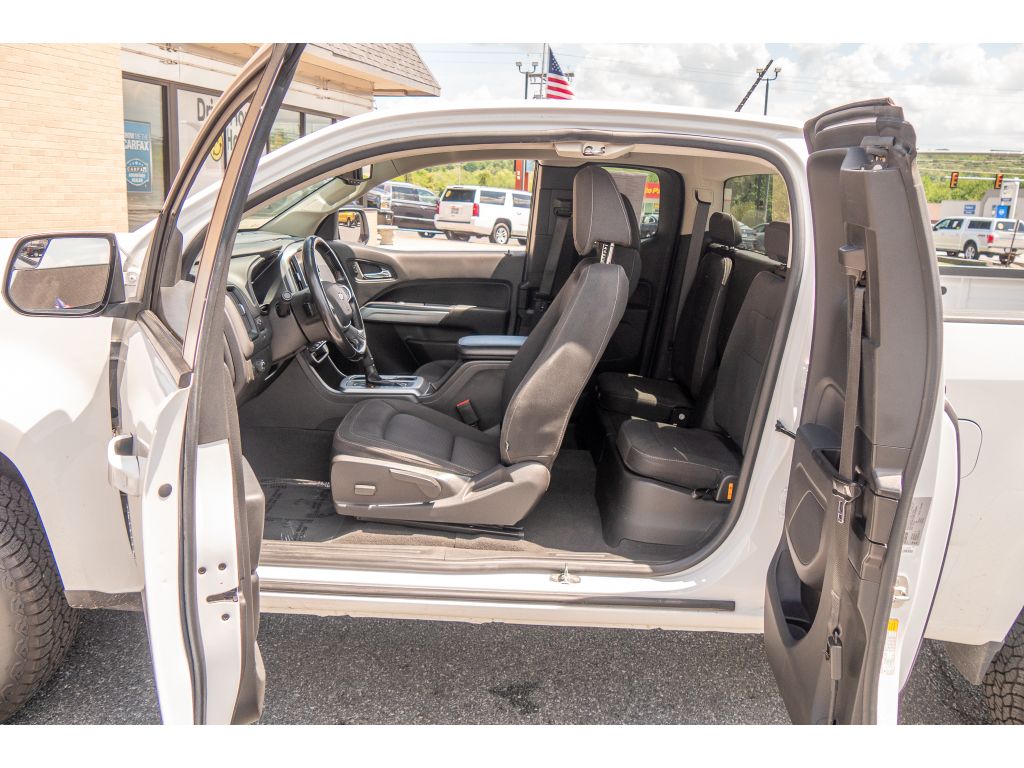 Vehicle image 21 of 29