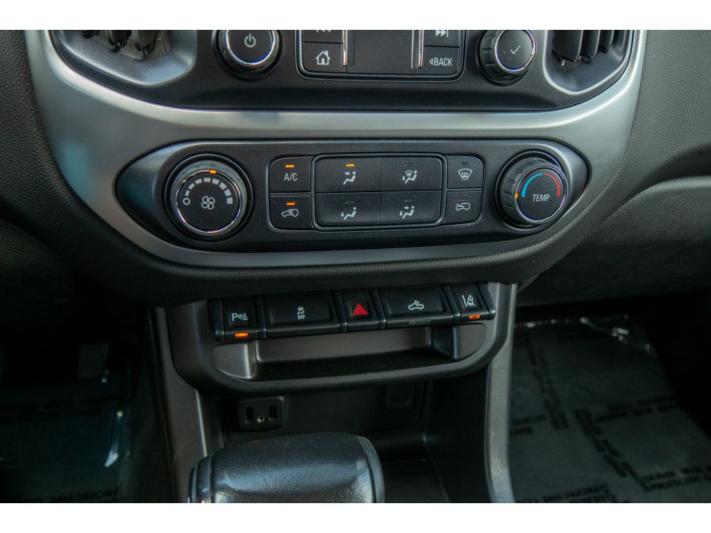 Vehicle image 24 of 29