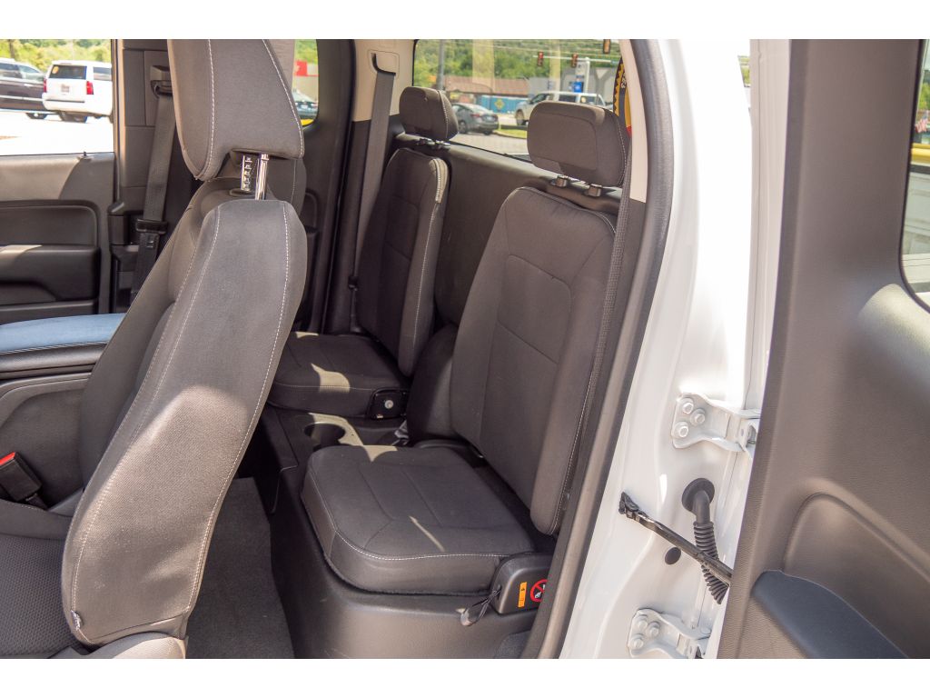 Vehicle image 18 of 29