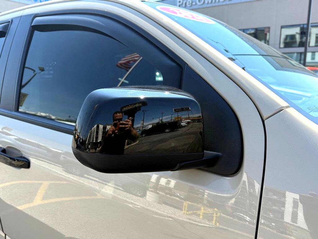 Vehicle image 25 of 49