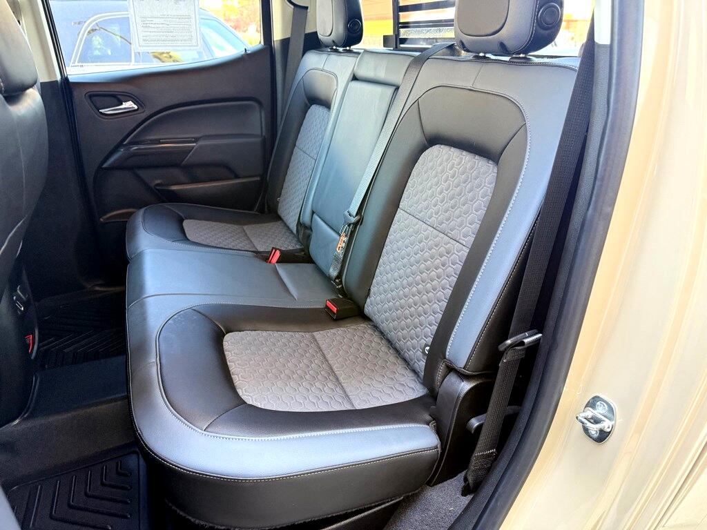 Vehicle image 32 of 49