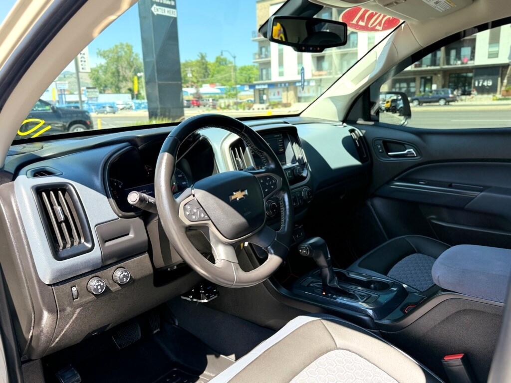 Vehicle image 26 of 49