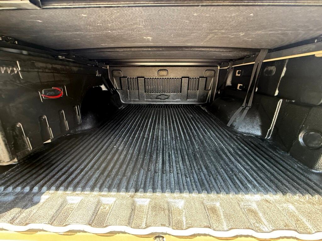 Vehicle image 18 of 49