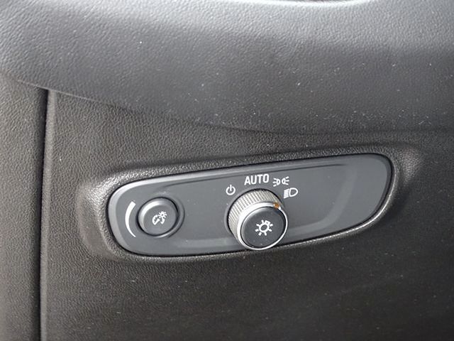 Vehicle image 14 of 37