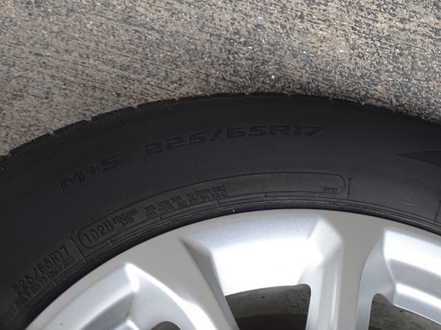 Vehicle image 34 of 37
