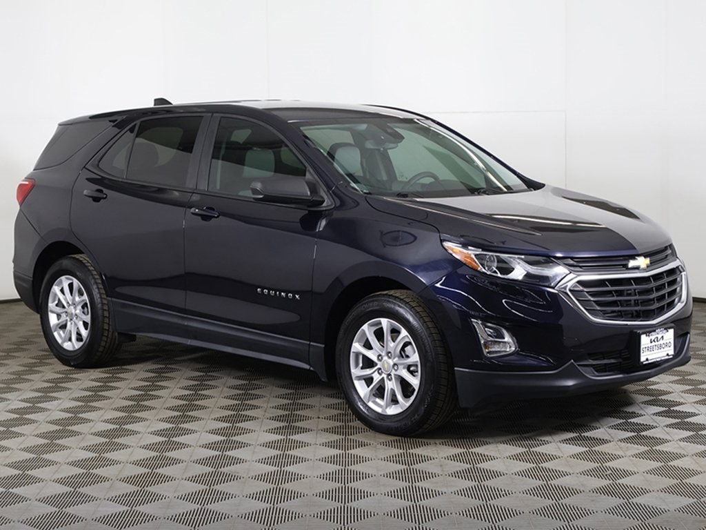 2021 Chevrolet Equinox LS Image 3 of 47