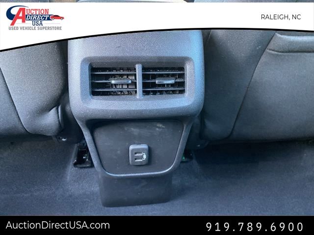 Vehicle image 37 of 47