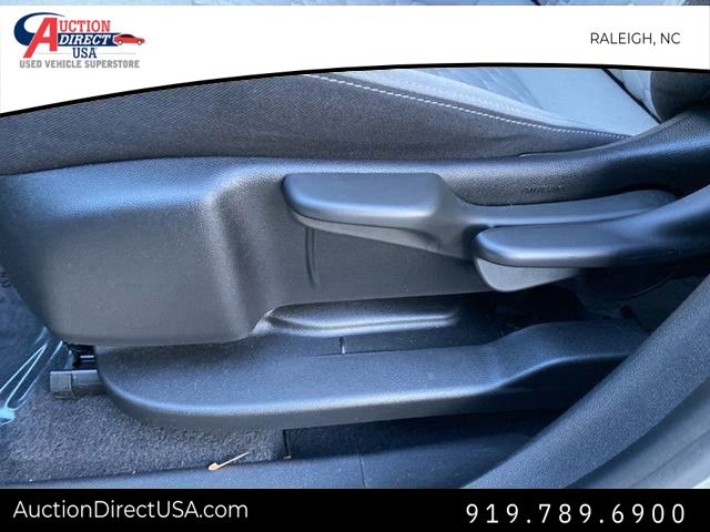 Vehicle image 31 of 47