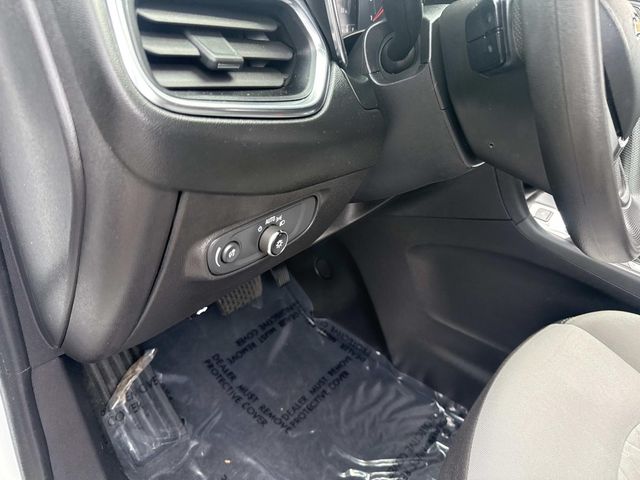 2021 Chevrolet Equinox LS Image 11 of 36