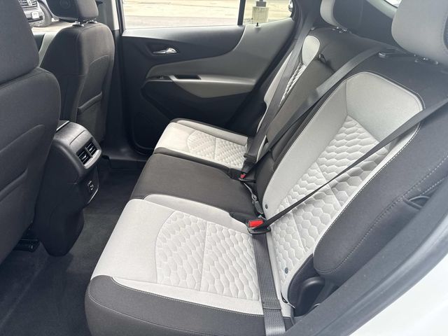 2021 Chevrolet Equinox LS Image 12 of 36