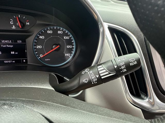 2021 Chevrolet Equinox LS Image 17 of 36