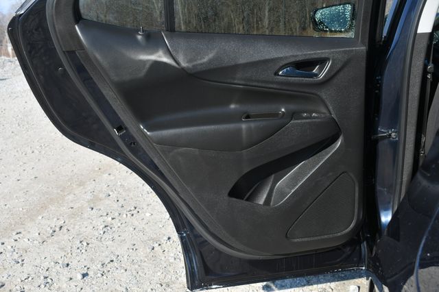 Vehicle image 17 of 27