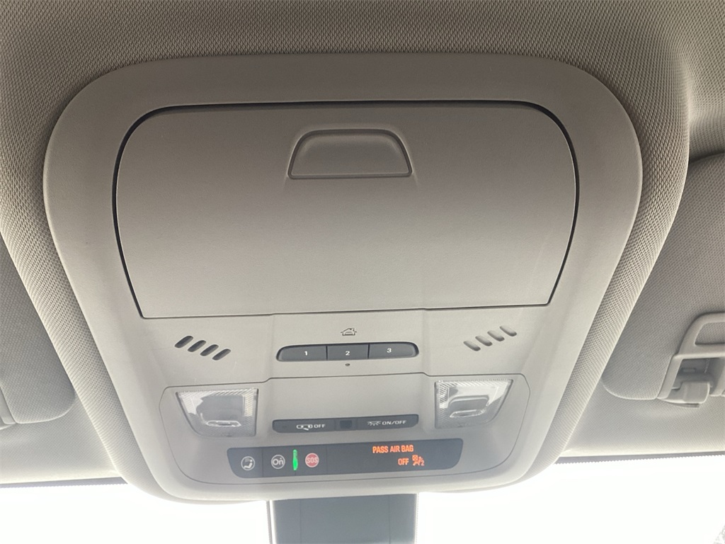 Vehicle image 21 of 21