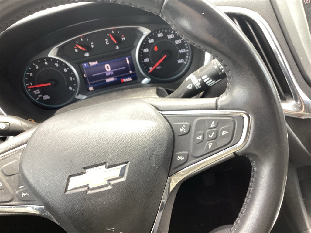 Vehicle image 19 of 21