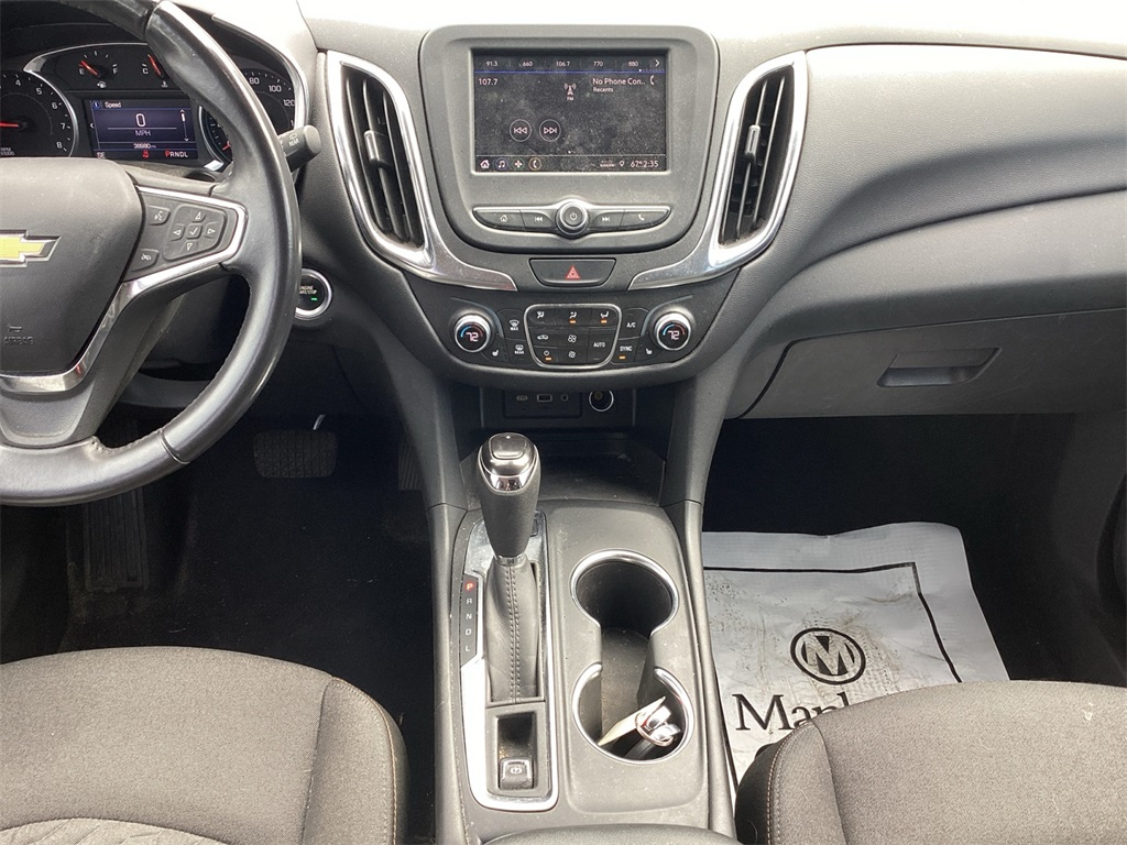 Vehicle image 11 of 21