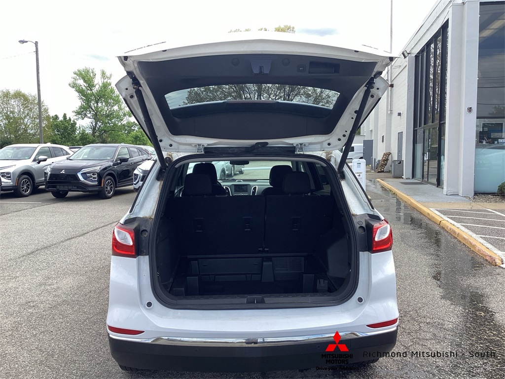 Vehicle image 16 of 21