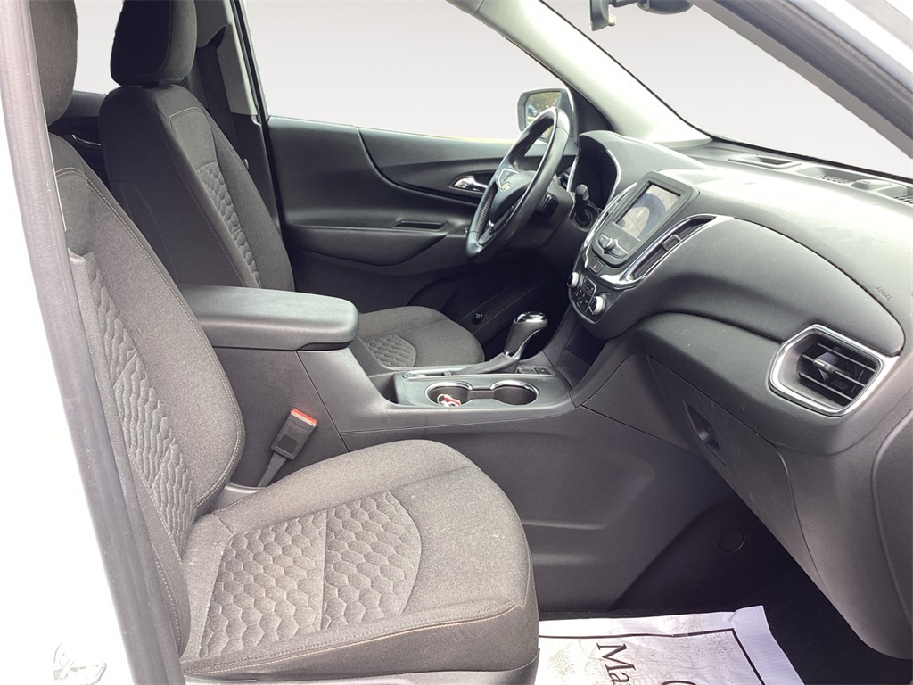 Vehicle image 15 of 21