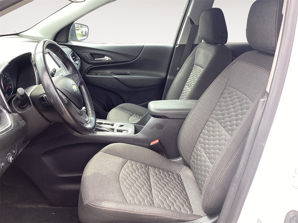 Vehicle image 9 of 21