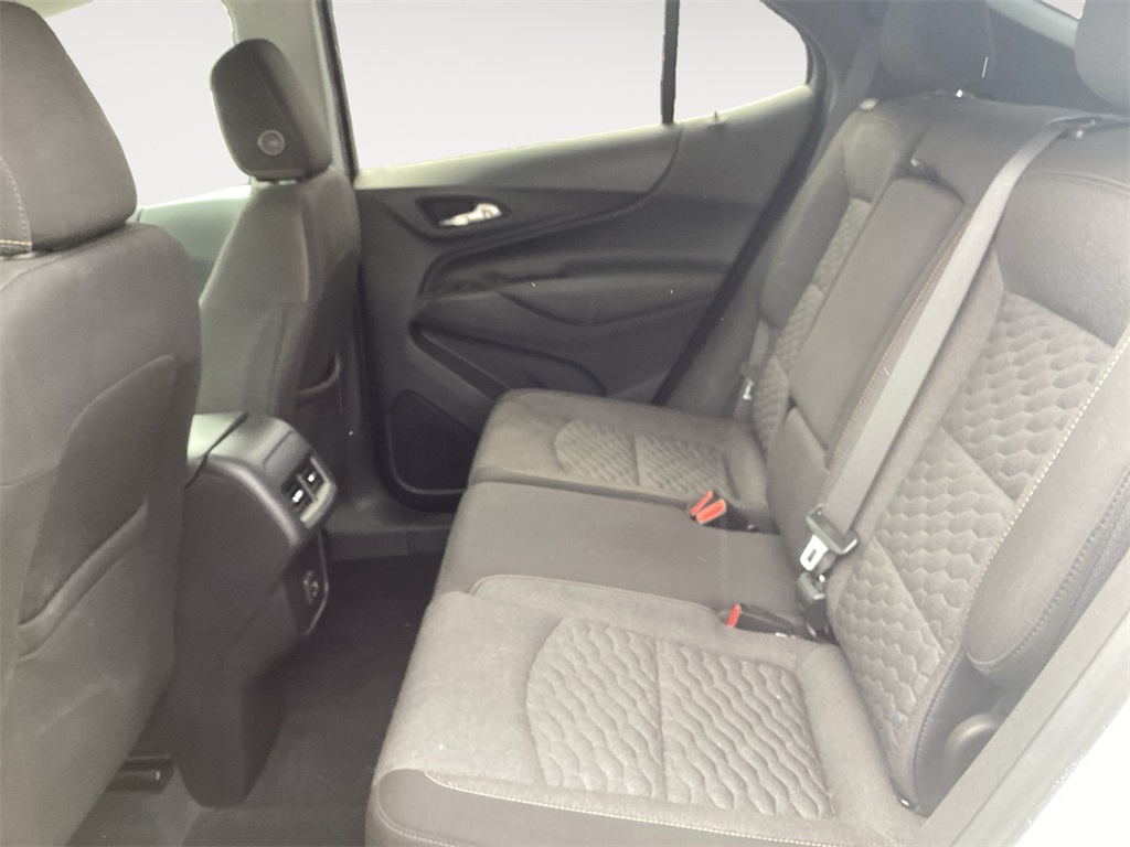 Vehicle image 13 of 21