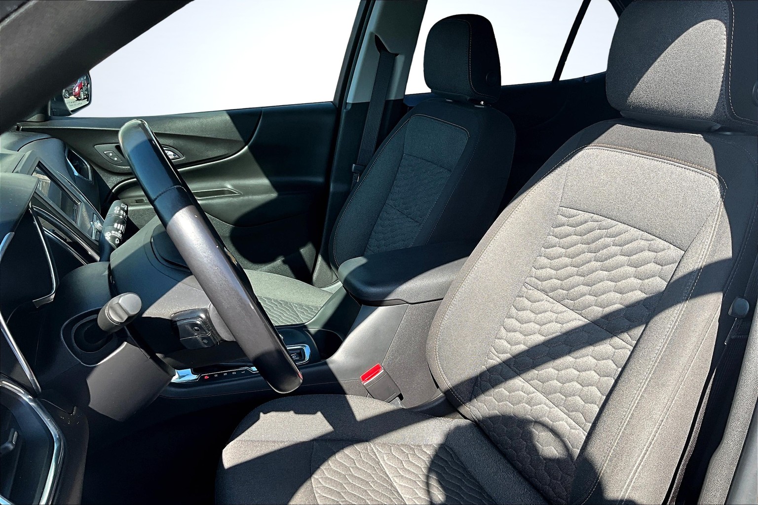 Vehicle image 27 of 35