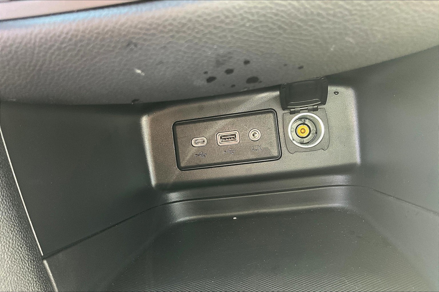 Vehicle image 26 of 35