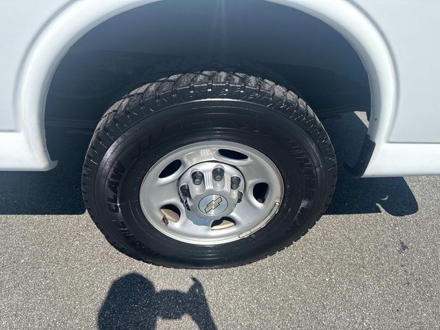 2021 Chevrolet Express Base Image 8 of 27