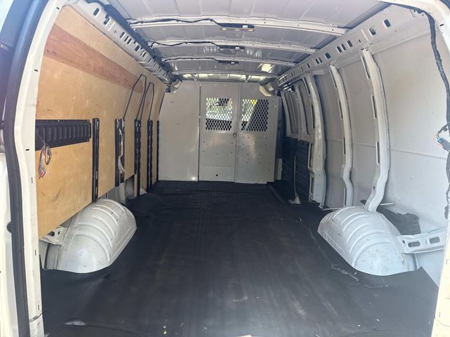 2021 Chevrolet Express Base Image 10 of 27