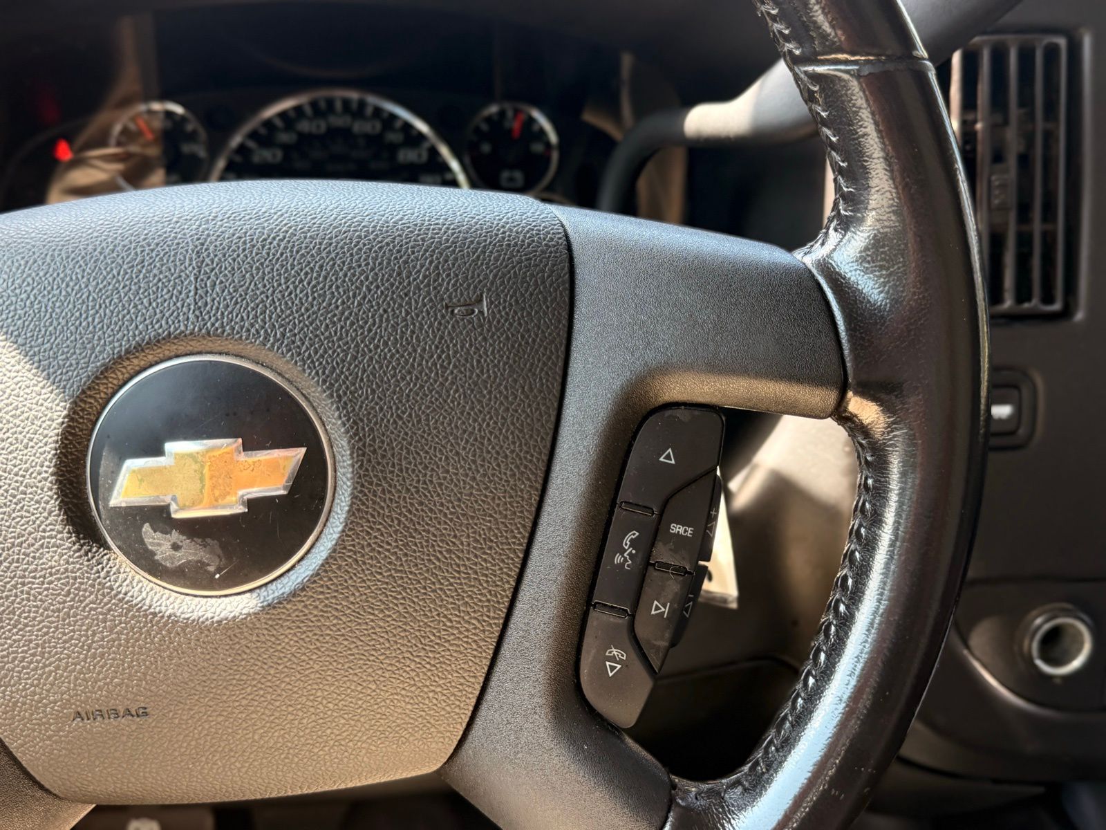 2021 Chevrolet Express Base Image 23 of 43