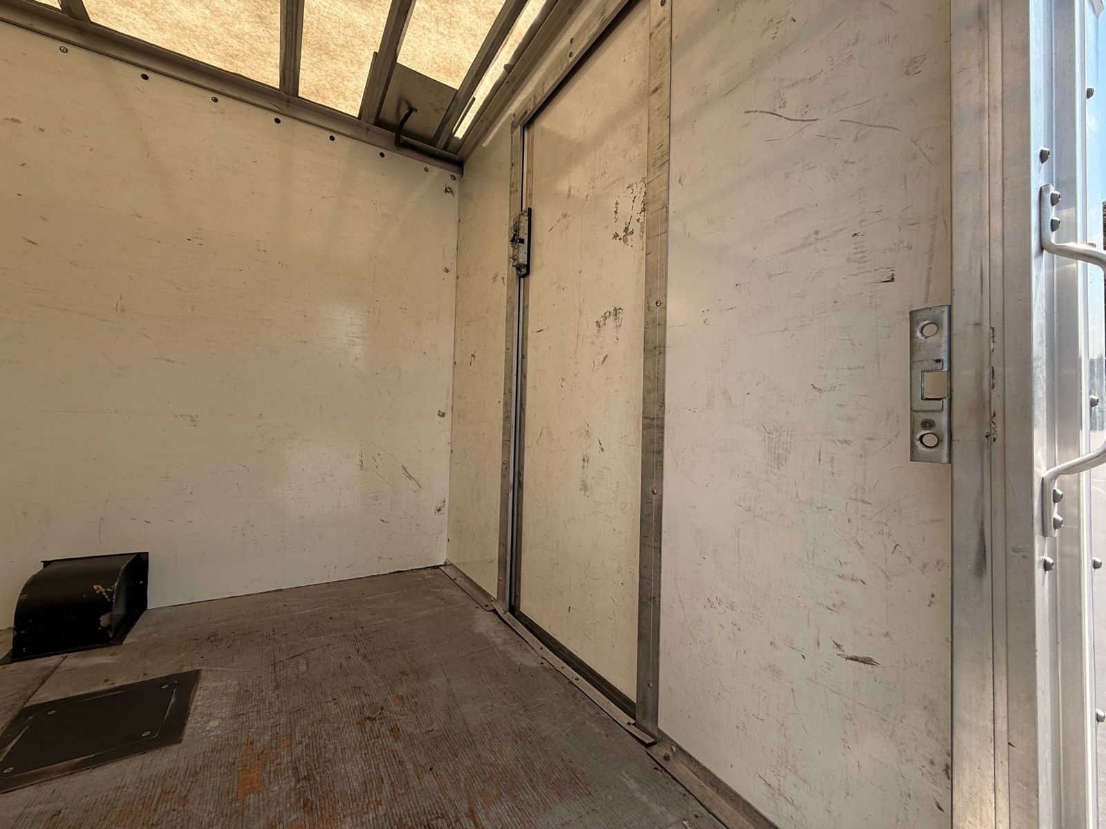 2021 Chevrolet Express Base Image 12 of 43