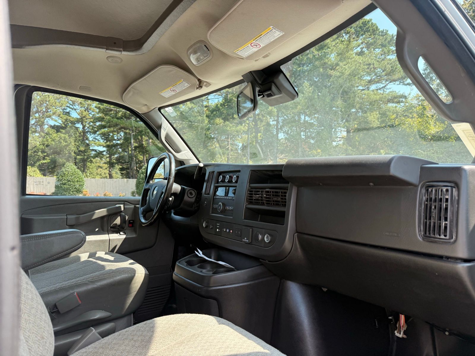 2021 Chevrolet Express Base Image 20 of 43