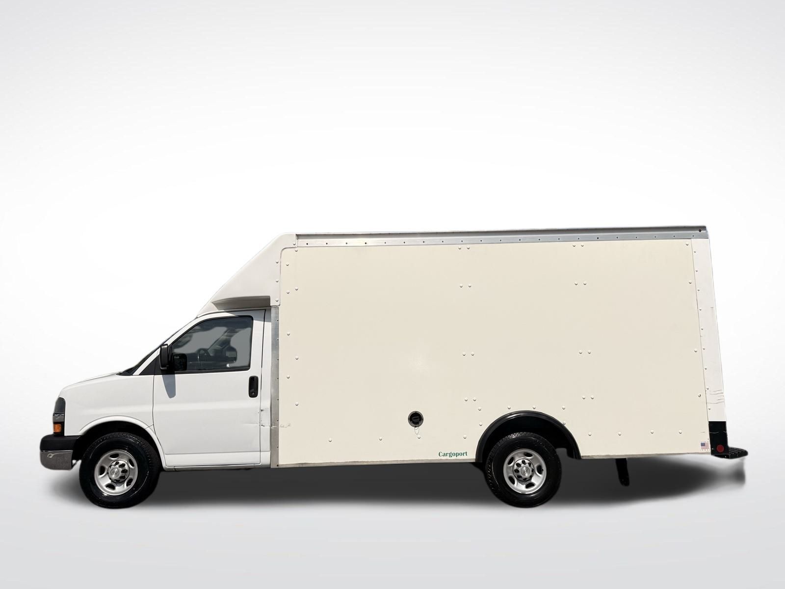 2021 Chevrolet Express Base Image 8 of 43