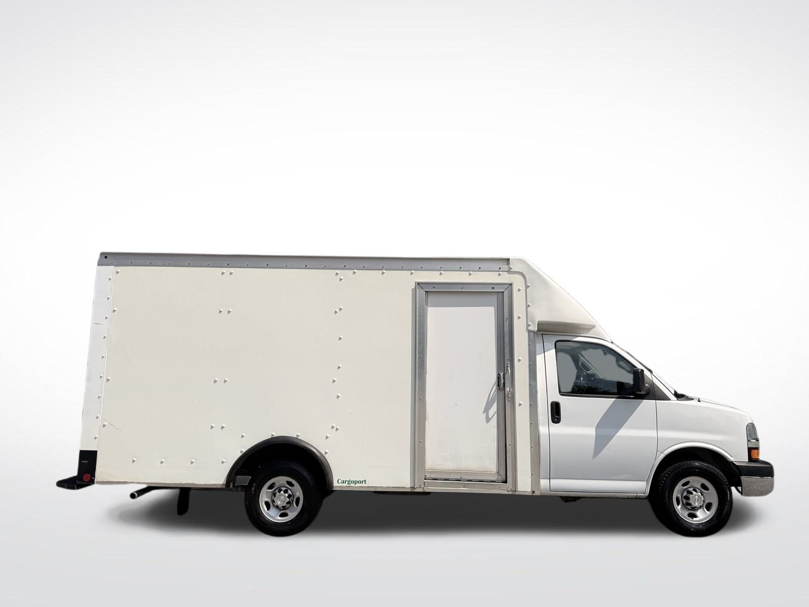 2021 Chevrolet Express Base Image 5 of 43