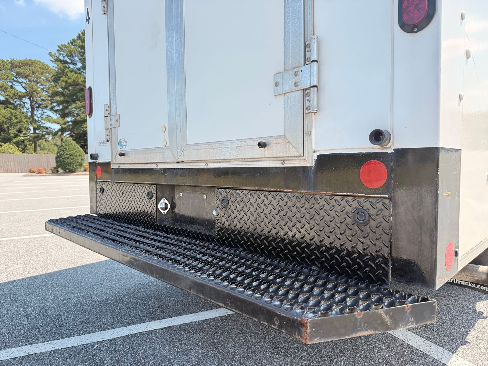 2021 Chevrolet Express Base Image 10 of 43