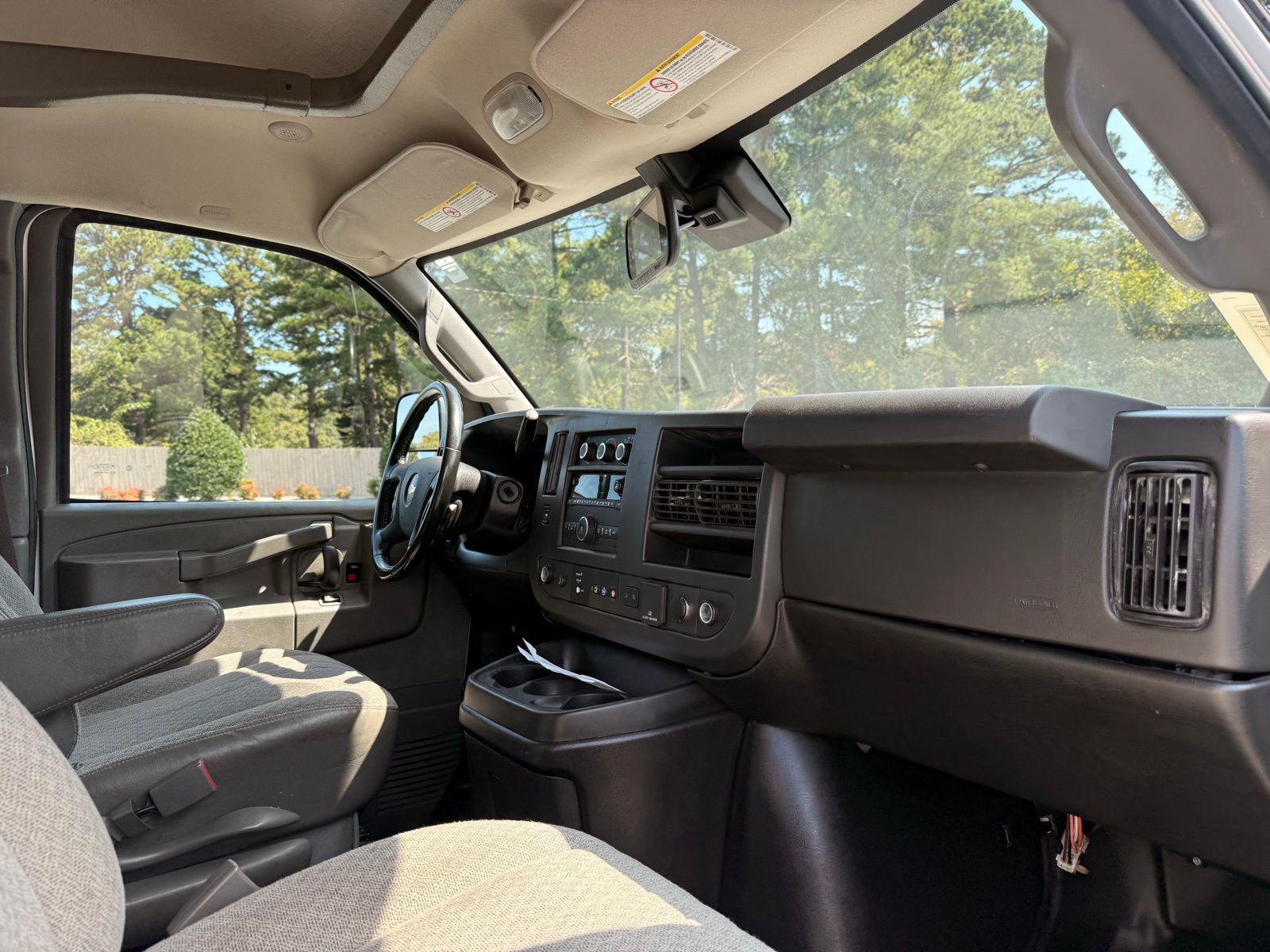 2021 Chevrolet Express Base Image 18 of 43