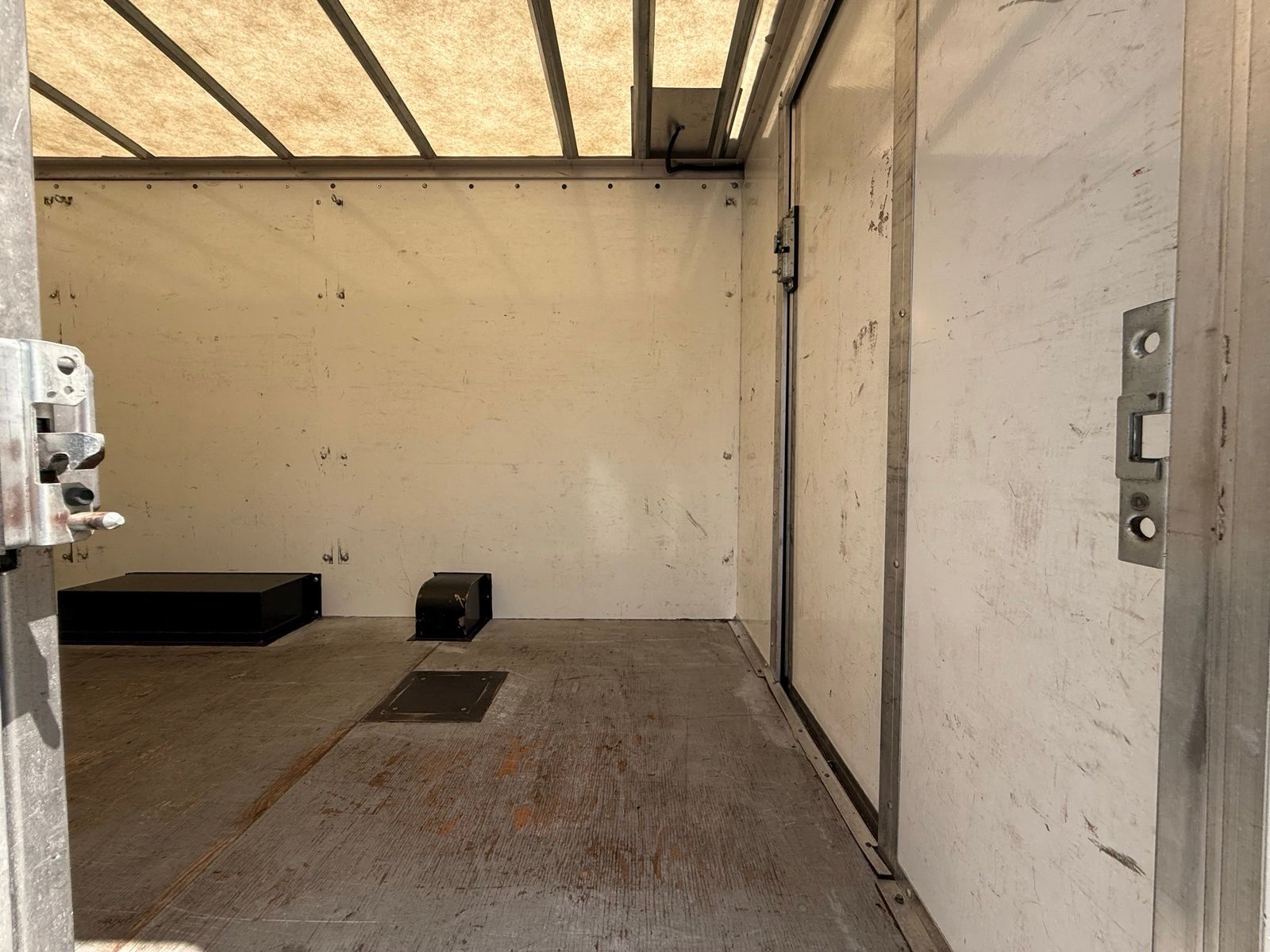 2021 Chevrolet Express Base Image 11 of 43