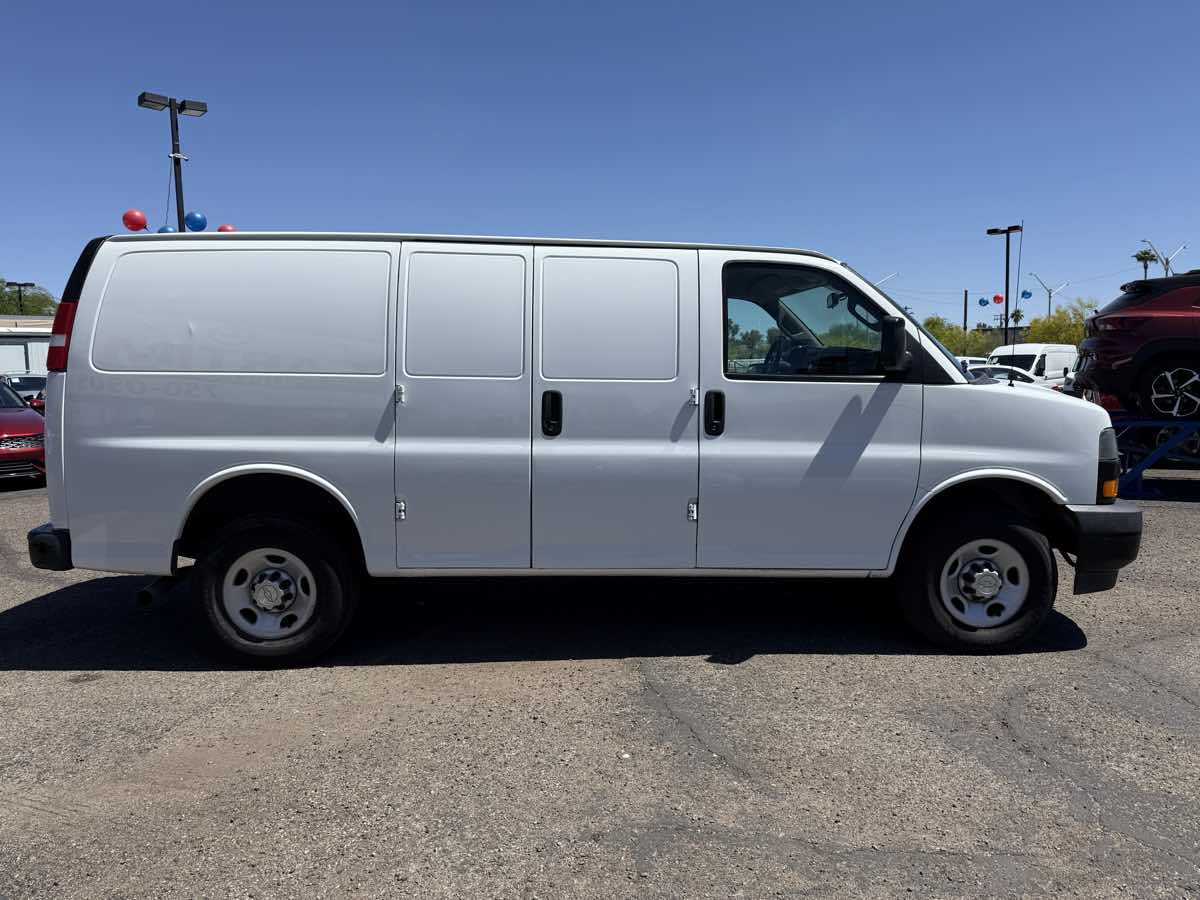 2021 Chevrolet Express Base Image 3 of 12