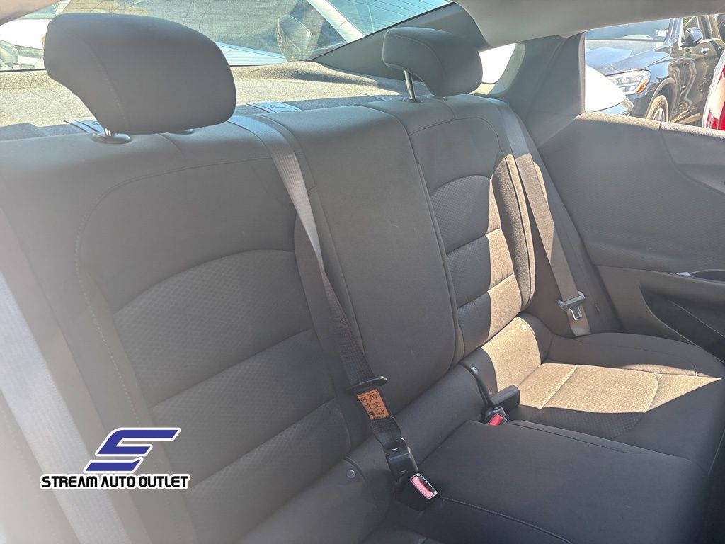 Vehicle image 11 of 32