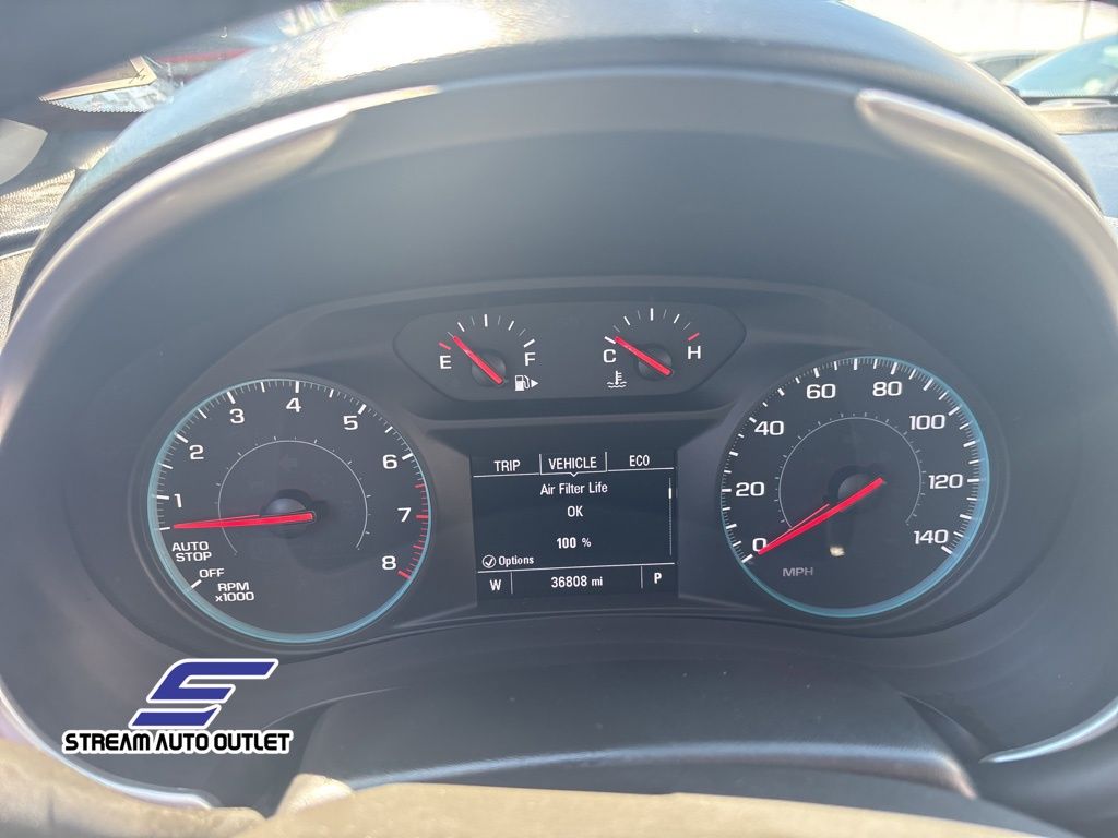 Vehicle image 26 of 32