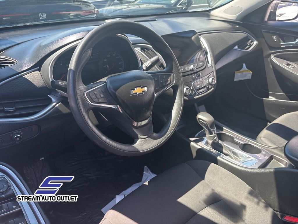 Vehicle image 18 of 32