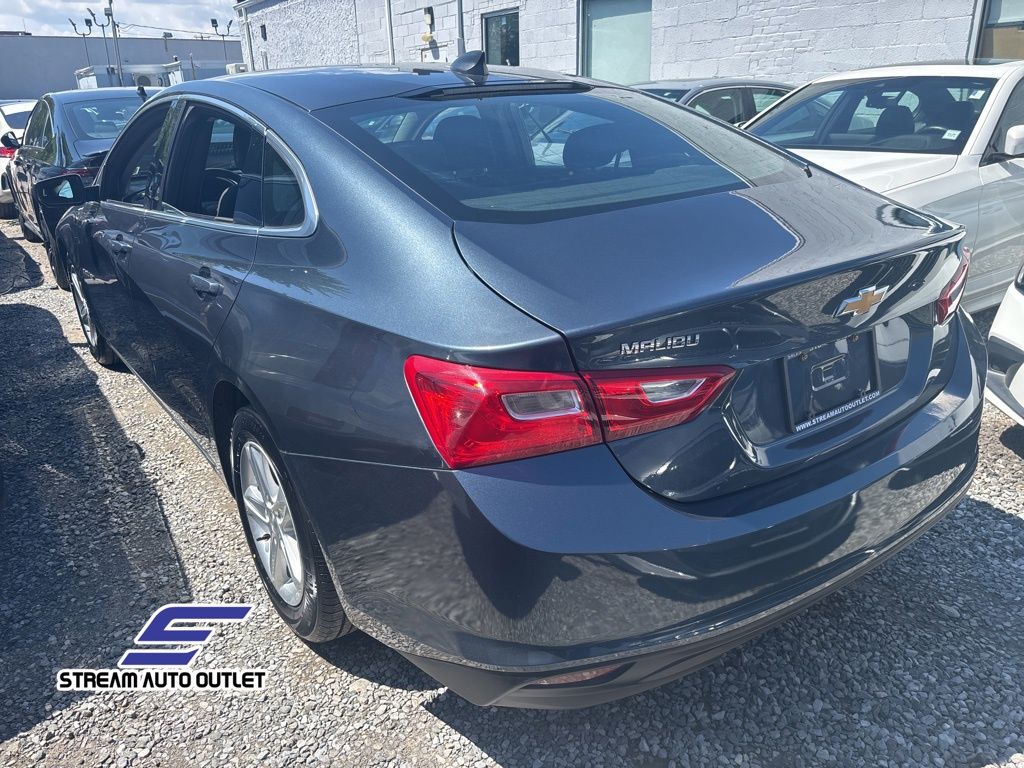 Vehicle image 4 of 32