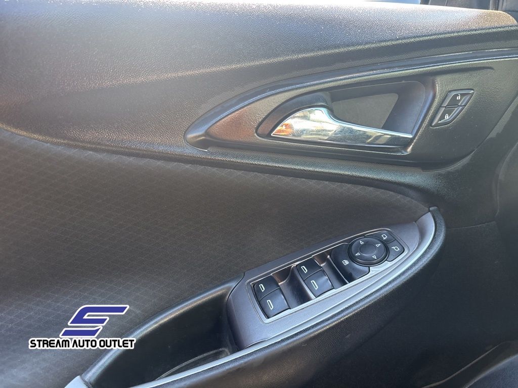 Vehicle image 20 of 32