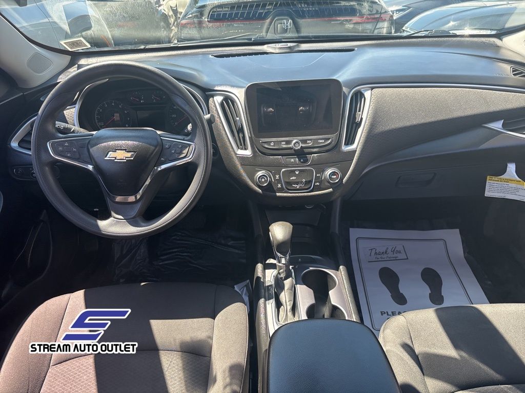Vehicle image 14 of 32