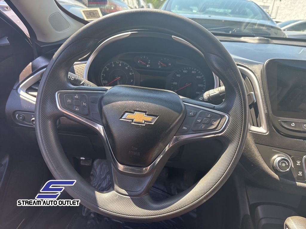 Vehicle image 24 of 32