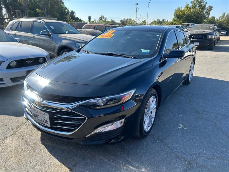 2021 Chevrolet Malibu LT Image 1 of 100