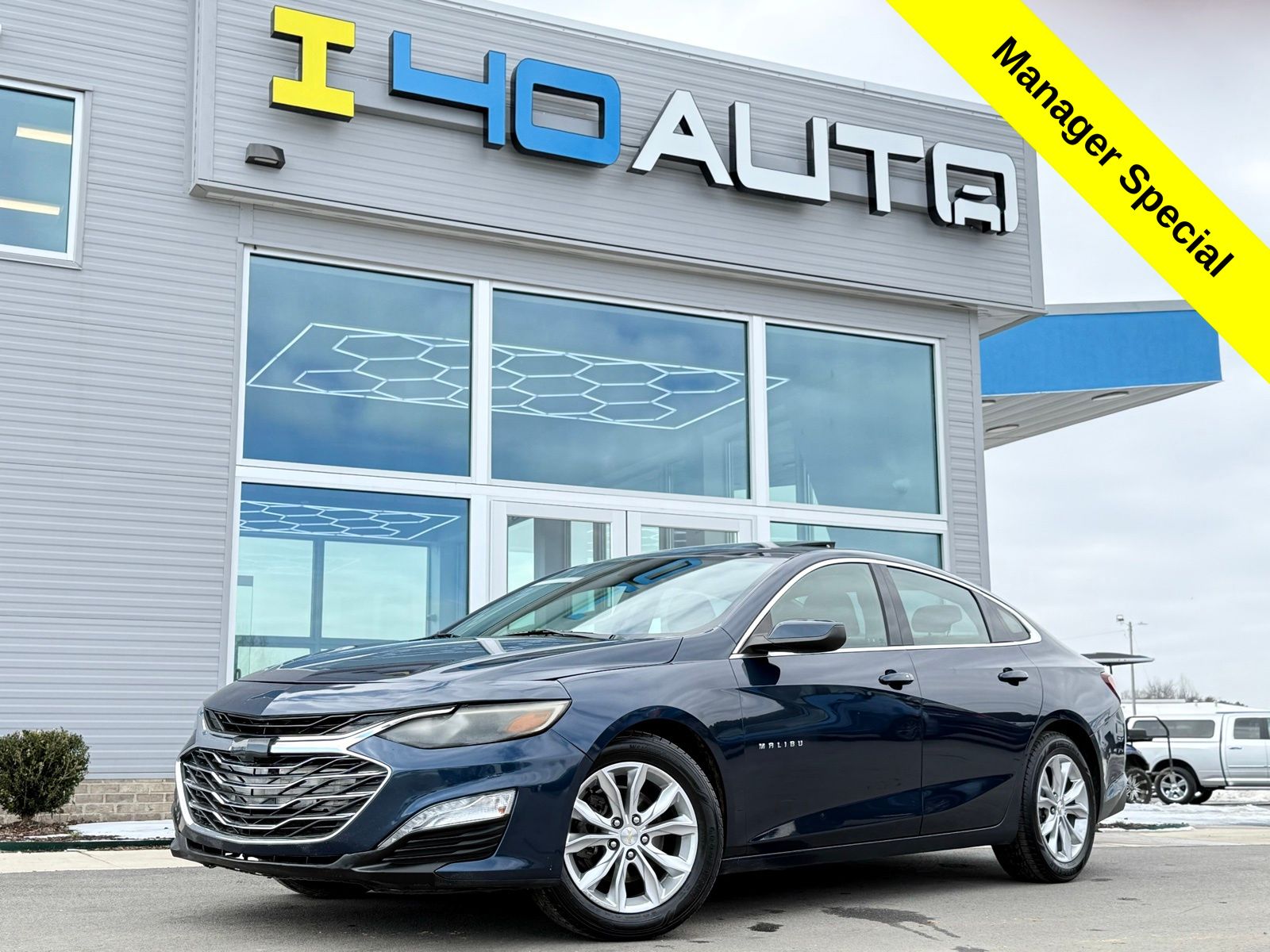 2021 Chevrolet Malibu LT Image 3 of 40