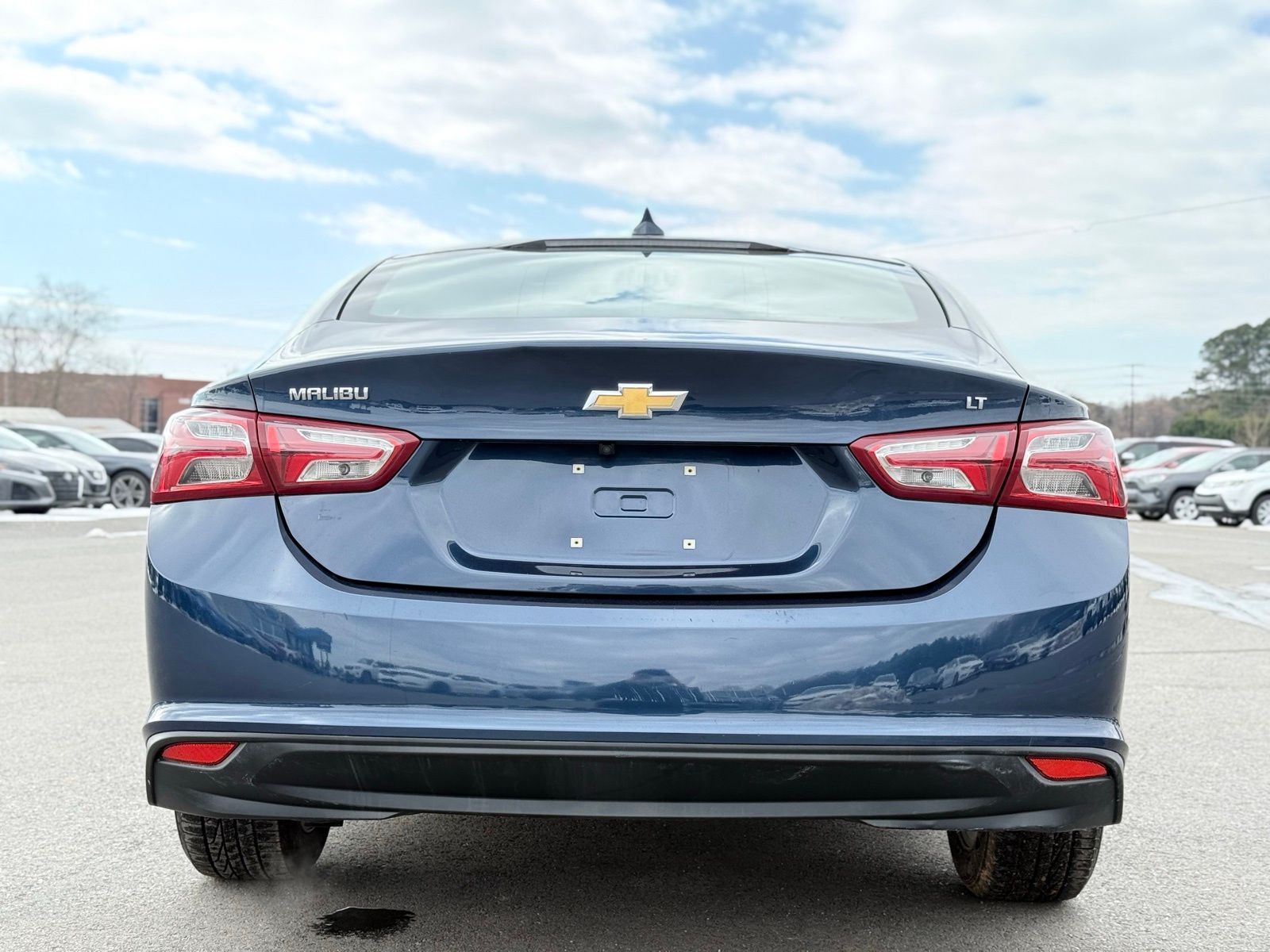 2021 Chevrolet Malibu LT Image 7 of 40