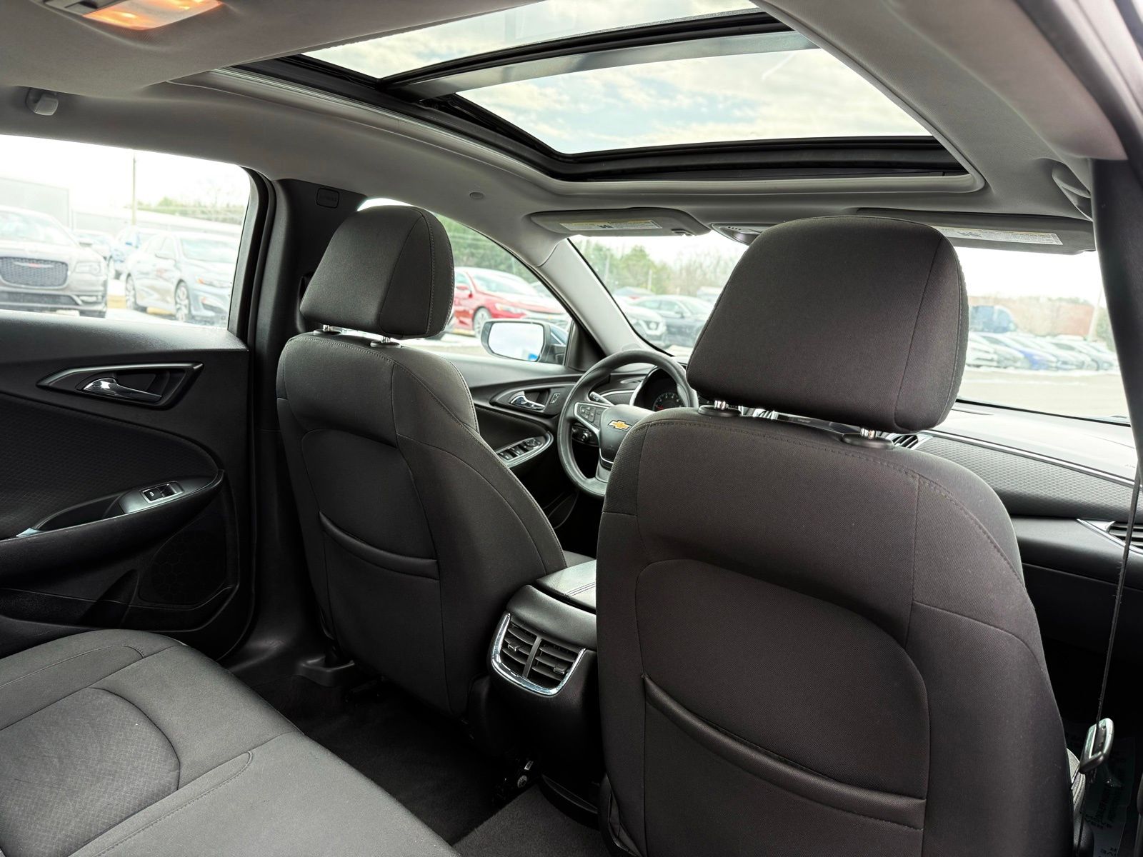 2021 Chevrolet Malibu LT Image 35 of 40