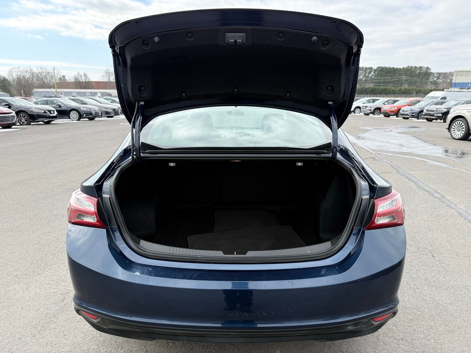 2021 Chevrolet Malibu LT Image 13 of 40