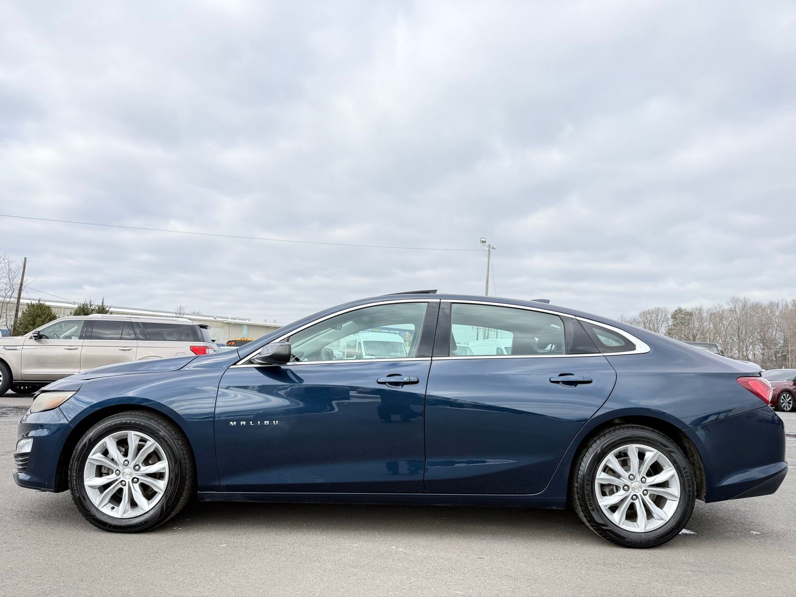 2021 Chevrolet Malibu LT Image 9 of 40