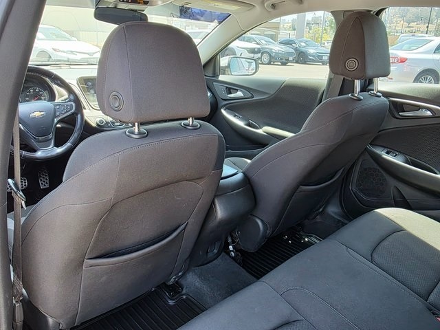 Vehicle image 16 of 40
